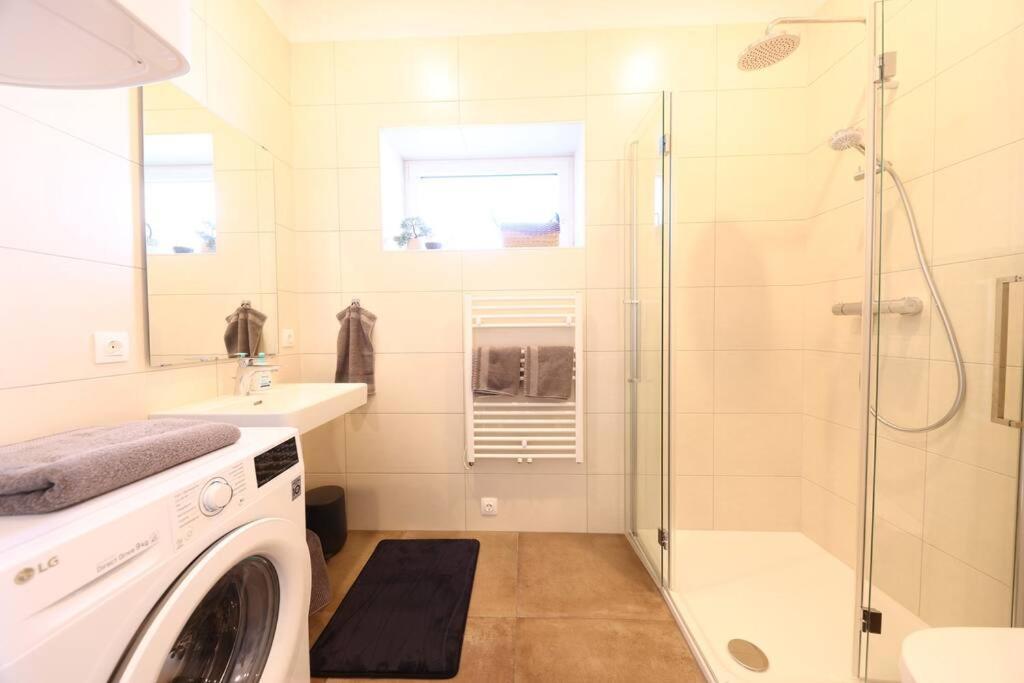 Wohnen Bahnstrasse 5 Apartment Klagenfurt am Woerthersee Luaran gambar